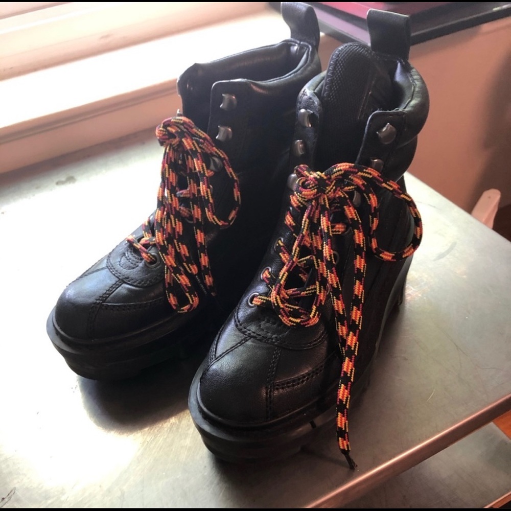 Marc Jacob leather combat boot w/ fun strings